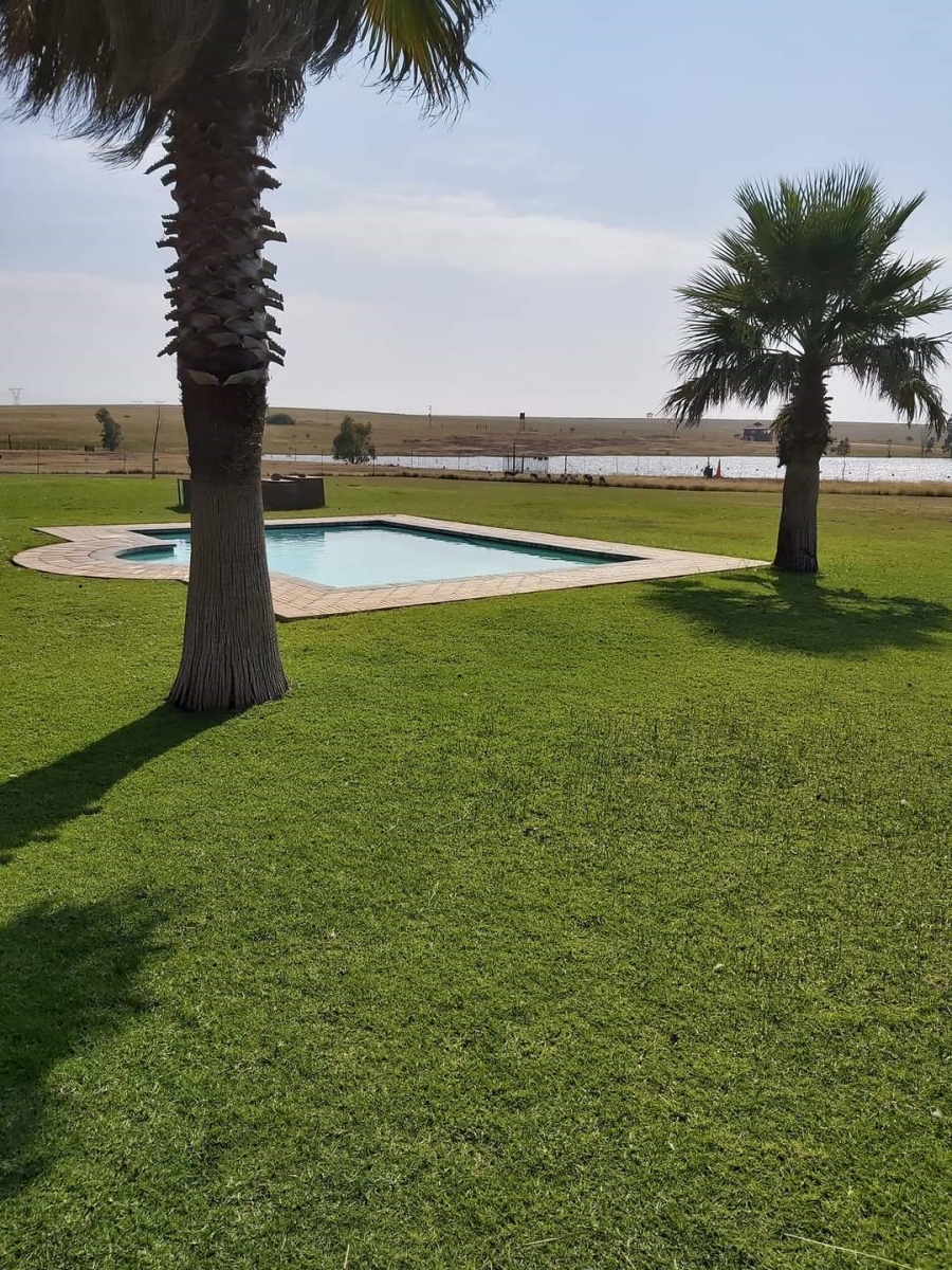 7 Bedroom Property for Sale in Oranjeville Free State